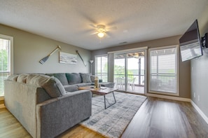 Living Room | Free WiFi | In-Unit Laundry | Lake Access