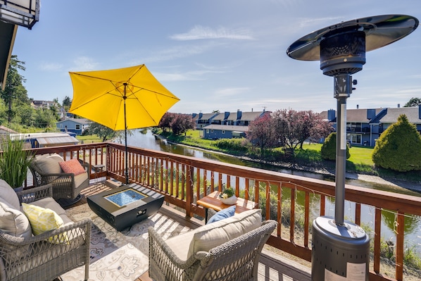 Blaine Vacation Rental | 2BR | 2BA | 1,400 Sq Ft | Stairs Required