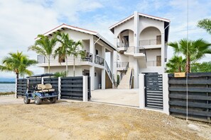 Villa Vaya Vista - 3Story 4BR Waterfront Villa w/ Sunset Views (3342)