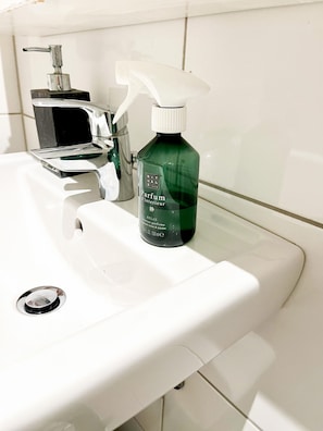 Équipements de salle de bain