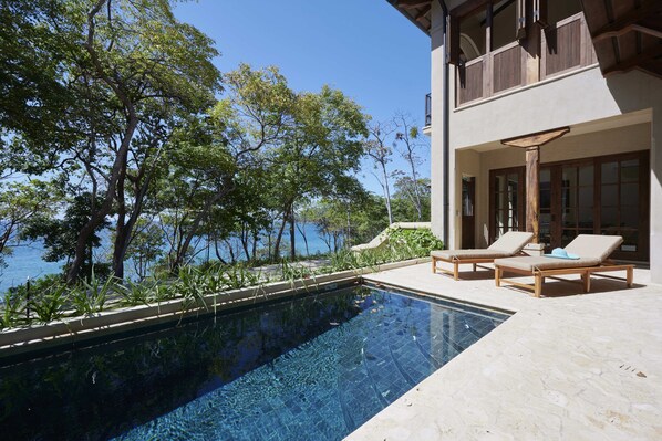 Private pool facing Playa Danta