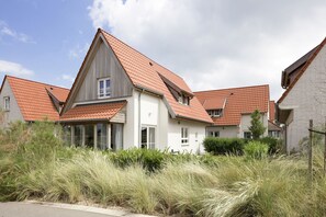 Außenseite Ferienhaus [Sommer]