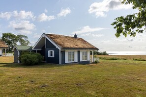 Außenseite Ferienhaus [Sommer]