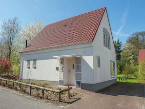 Außenseite Ferienhaus [Sommer]