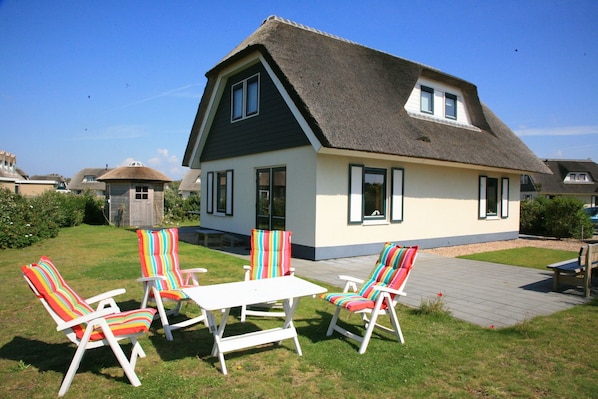 Außenseite Ferienhaus [Sommer]