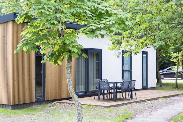 Stugans exteriör [sommar]