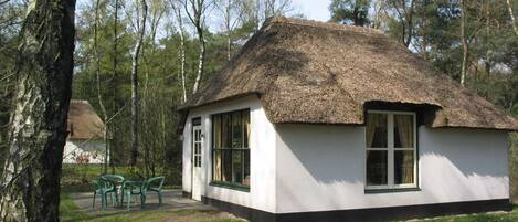 Außenseite Ferienhaus [Sommer]