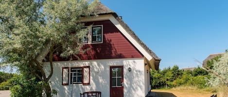 Außenseite Ferienhaus [Sommer]