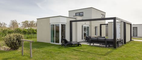 Außenseite Ferienhaus [Sommer]