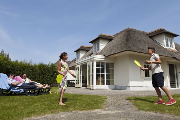 Außenseite Ferienhaus [Sommer]