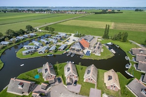 Stugans exteriör [sommar]