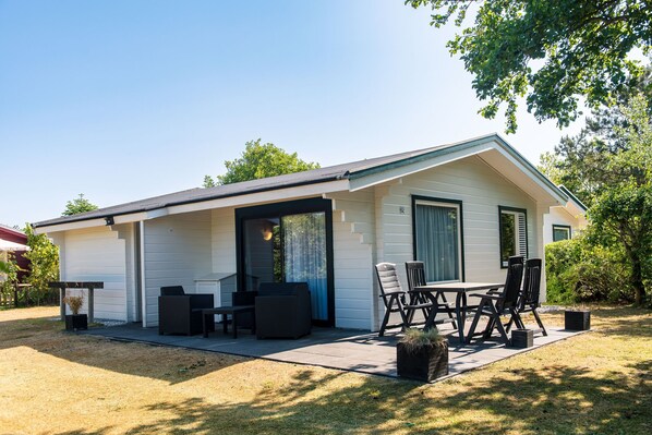 Außenseite Ferienhaus [Sommer]