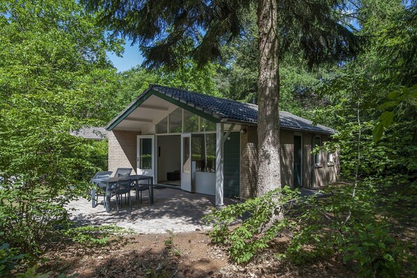 Außenseite Ferienhaus [Sommer]