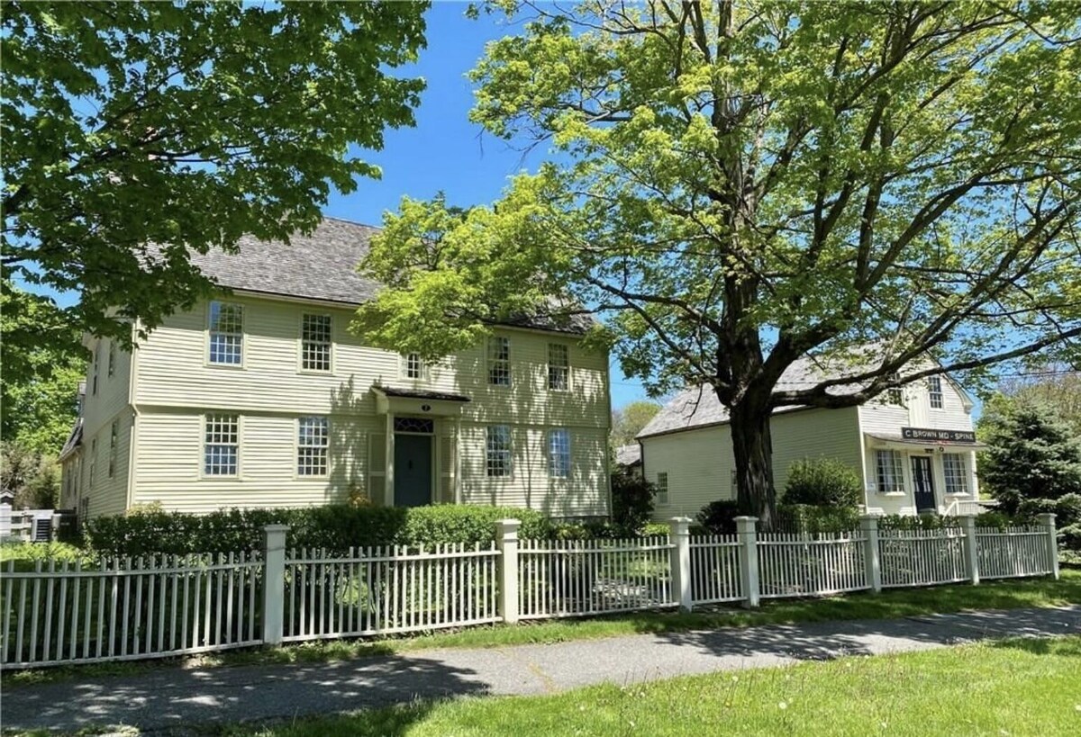 The Doctor’s 1781 House on the Litchfield Green