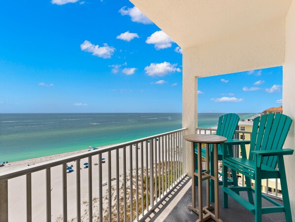 Welcome to Sea Breeze 708