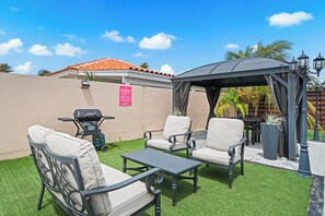 Elevate your dining experience with the unbeatable taste of grilled delights from our outdoor BBQ - From burgers to veggies, our outdoor BBQ grill is ready to turn any meal into a feast to remember - Fire up the flavor with our outdoor BBQ grill