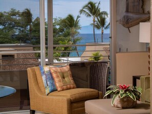 Plenty of comfortable seating for your O'hana