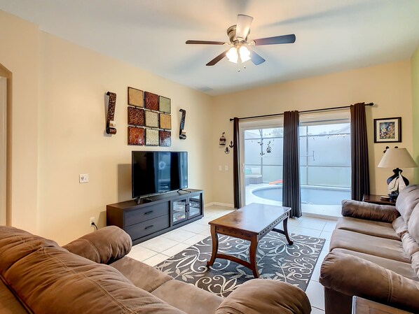 8165FanPalmWay-32