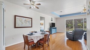 living room/dining room