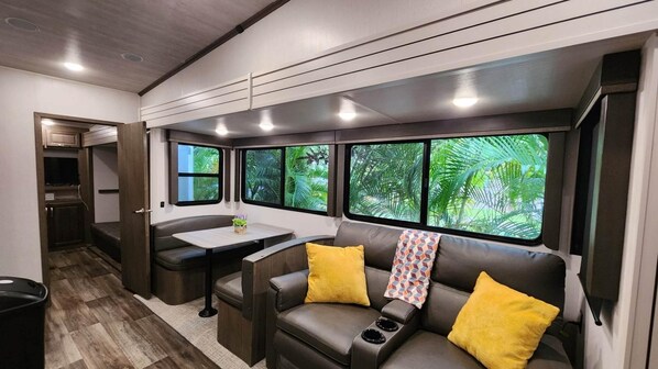 RV Rental at River Ranch, 2Bed/2Ba!  251 (1929)