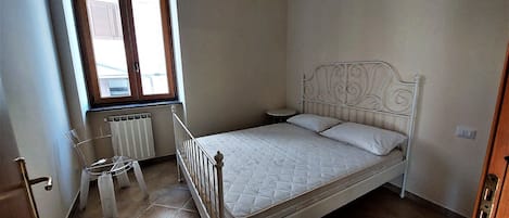 full bedroom