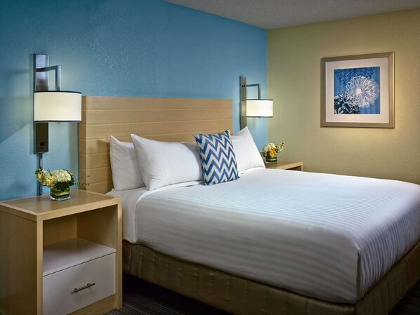 Unit with King size beds. Exact unit will be assigned upon arrival. Views, colors and decor may vary.