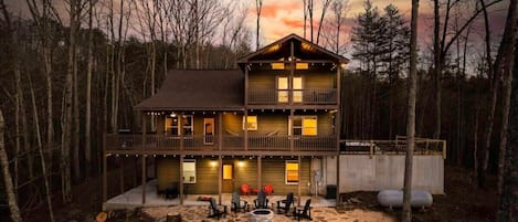 Come enjoy the beauty of the Blue Ridge Mountains with us and experience the abundant amenities this property has to offer! From relaxing by the fire, soaking in the hot tub, or watching the sunset, this mountain home is the perfect space for quality time with your friends and family.