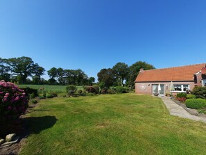 Ferienwohnung Oma's Haus - Im Garten