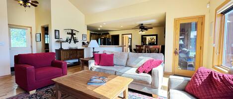 Enjoy your time in Teton Valley staying in this beautiful home, with a wonderful open layout to enjoy the company of friends and family.