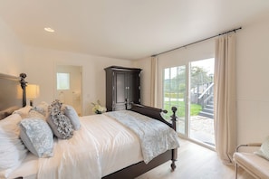 Bedroom #1 - Queen Bed, En Suite with Steam Shower