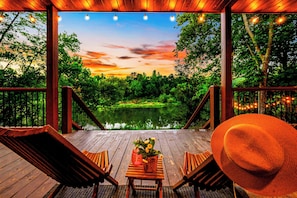 The cabin enjoys access to Glover River in its backyard