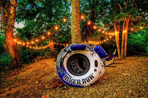 We provide 2 single tubes, 2 kayaks, and 2 fishing poles for our guests enjoyment