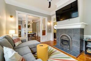 Living Room | Fireplace | Smart TVs | Free WiFi