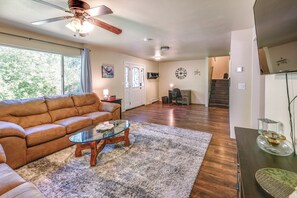 Living Room | Smart TV | Free WiFi | Window A/C Unit
