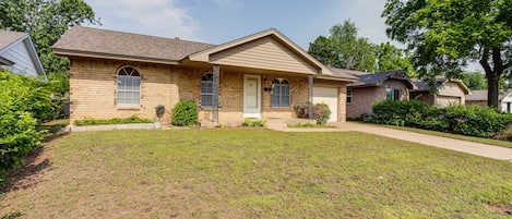 Midwest City Vacation Rental | 3BR | 1BA | 957 Sq Ft | 2 Steps to Enter