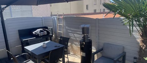屋外ダイニングエリア