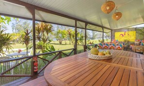 Outdoor dining