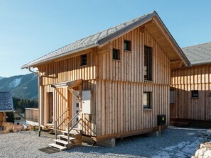 Außenseite Ferienhaus [Sommer]