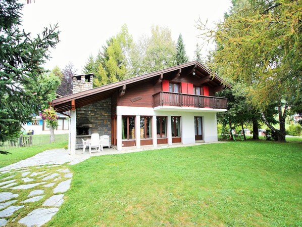 Holiday Home Exterior [summer]