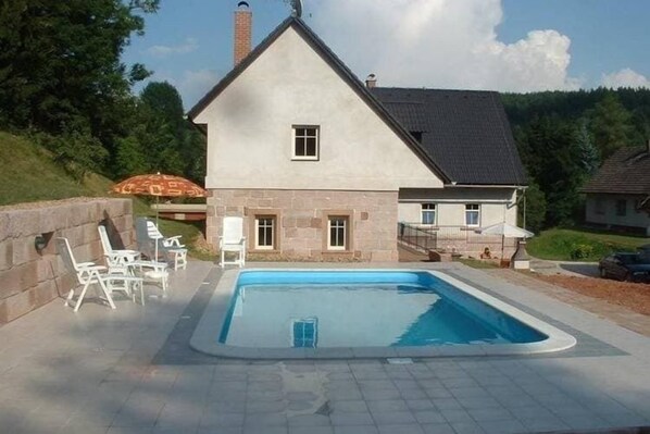 Außenseite Ferienhaus [Sommer]