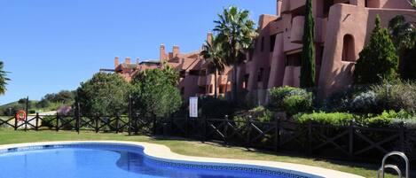 Holiday Home Swimming Pool