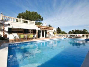 Holiday Home Swimming Pool