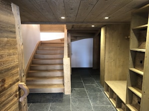 Entrance / Reception