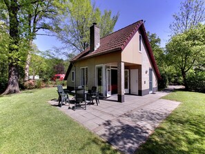 Außenseite Ferienhaus [Sommer]