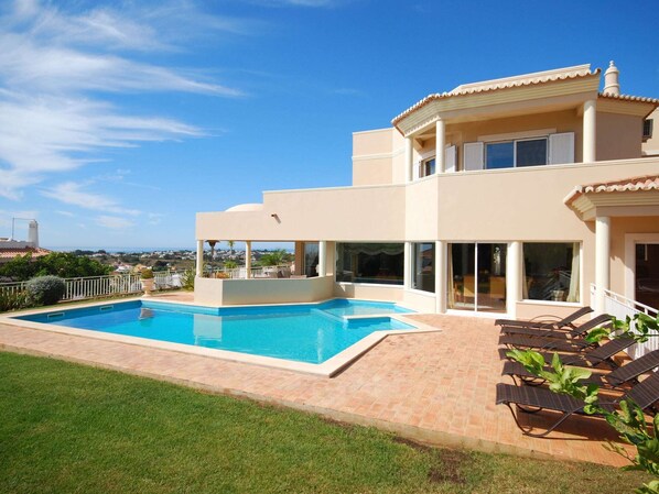 Extérieur maison de vacances [été]