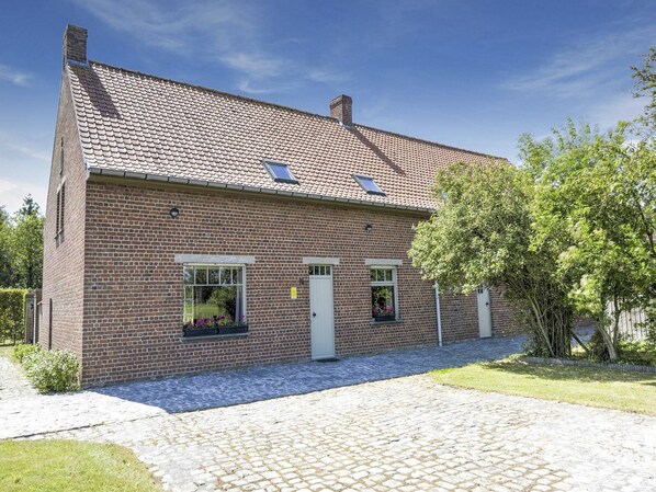 Außenseite Ferienhaus [Sommer]