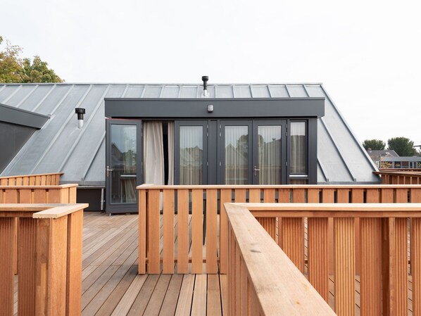 Außenseite Ferienhaus [Sommer]
