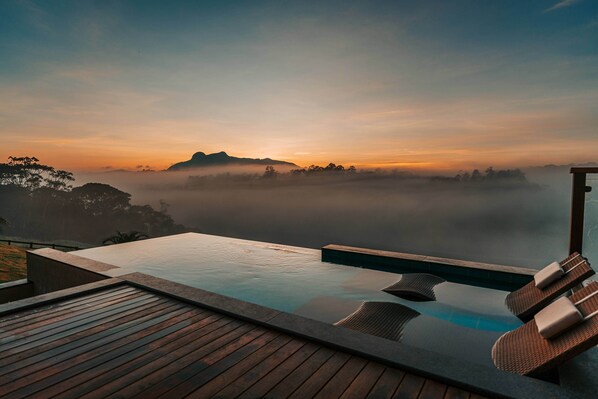 Infinitypool
