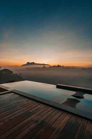 Infinitypool