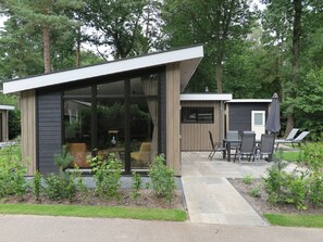Stugans exteriör [sommar]